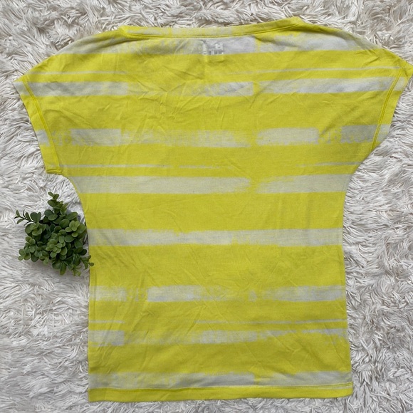 πHPπ Under Armour SS Top π Yellow & White - Picture 4 of 10